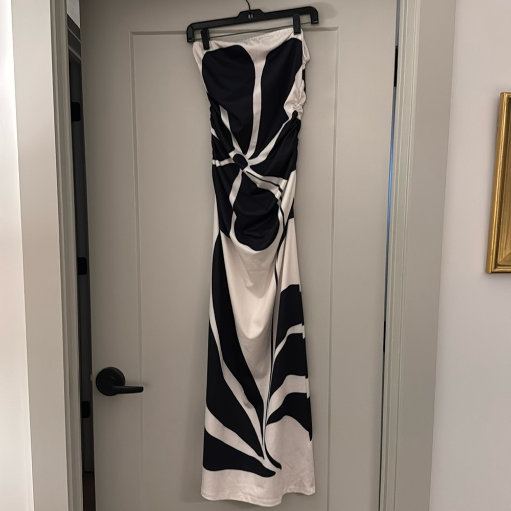 Commense black and white strapless dress.